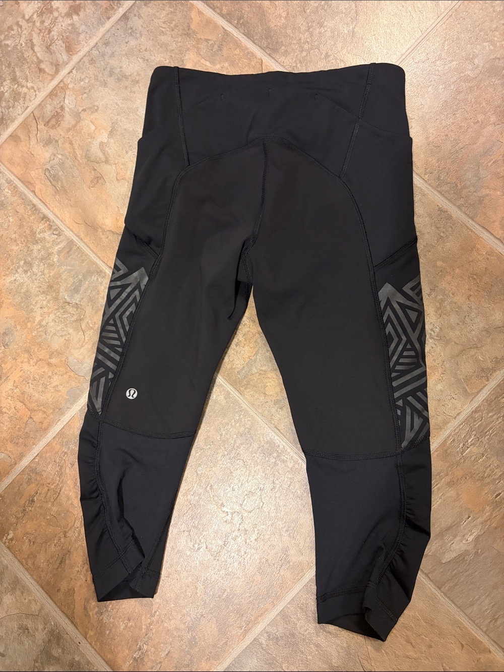 Lululemon Black Athletic Crop Leggings with Geo Side Panels size 4